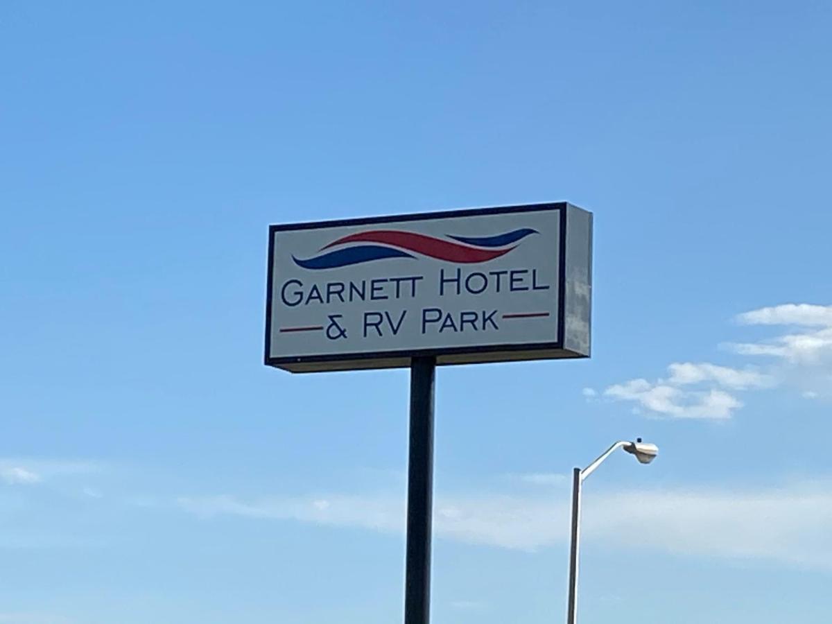 Garnett Hotel & Rv Park Exterior photo